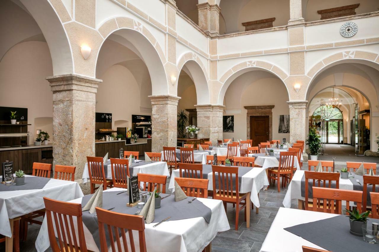 Jufa Hotel Schloss Roethelstein Admont Exterior foto